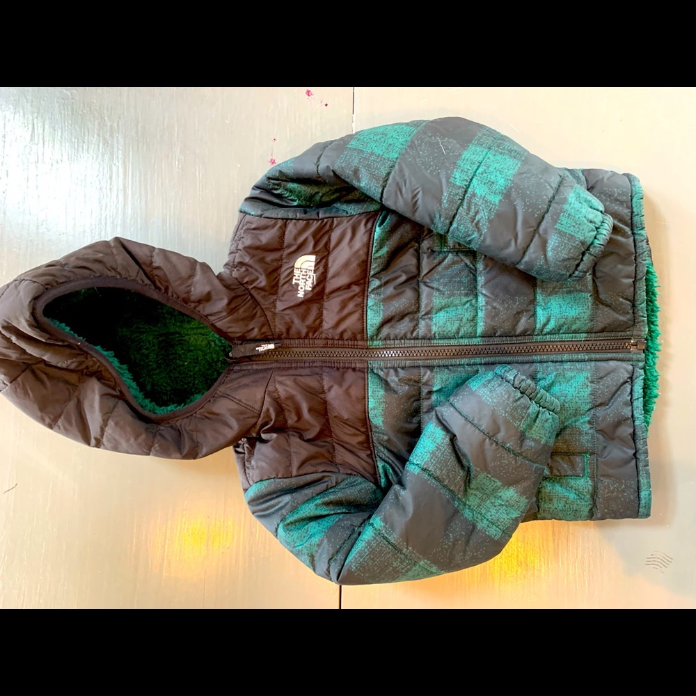 The North Face TNF reversible jacket, size 4T.